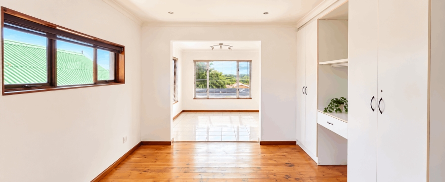 7 Bedroom Property for Sale in Kleinbaai Western Cape